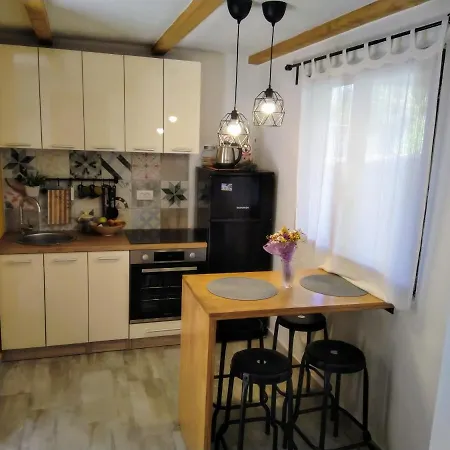 Lilly Apartament *