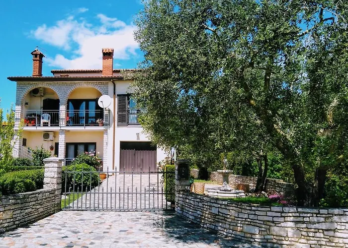 Lilly Апартаменты